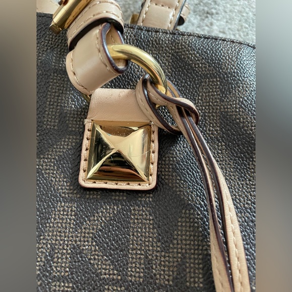 Michael Kors Large Logo Tote Crossbody in Brown Monogram - Picture 4 of 8